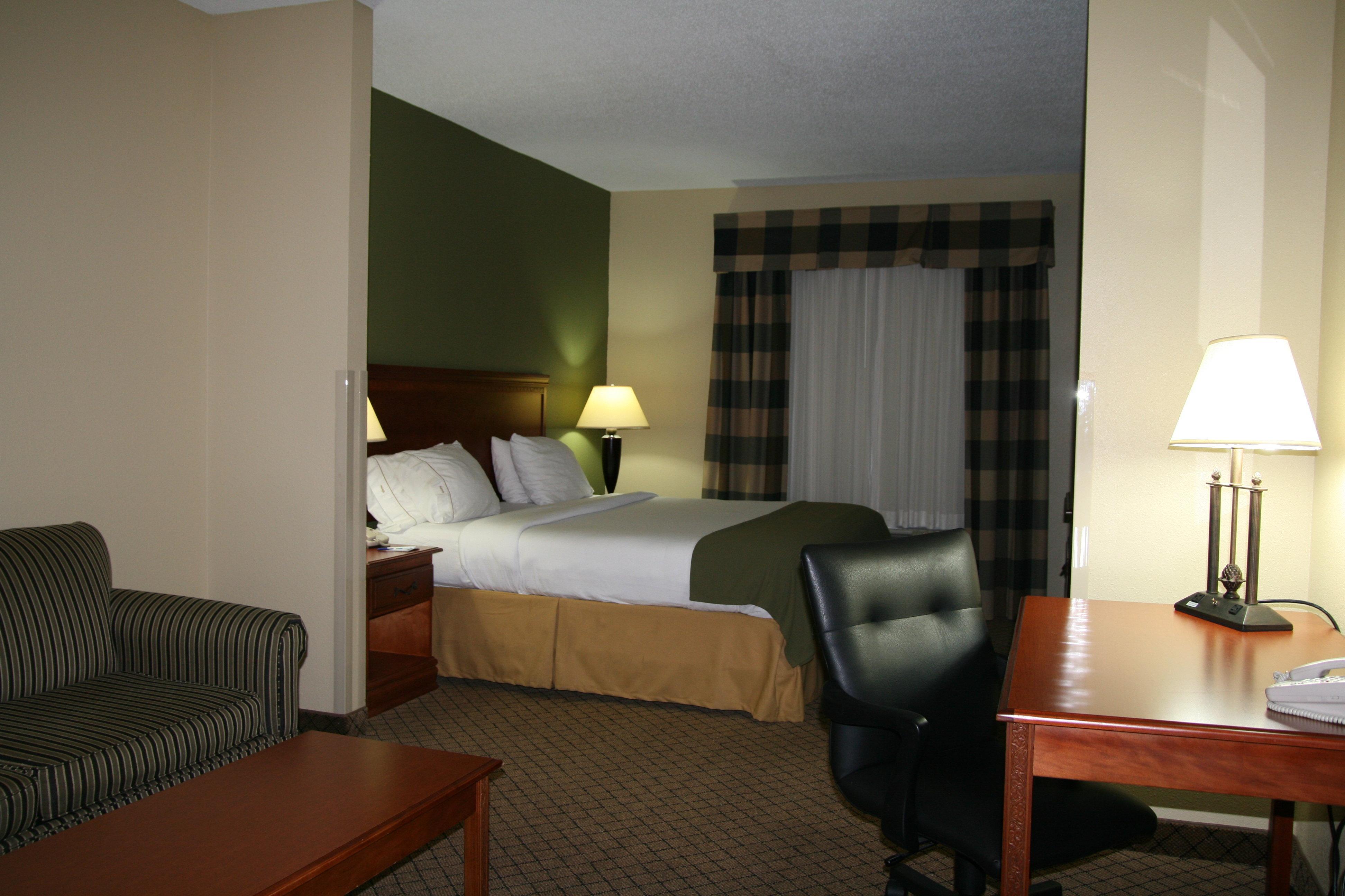 Holiday Inn Express & Suites Greenwood Dış mekan fotoğraf